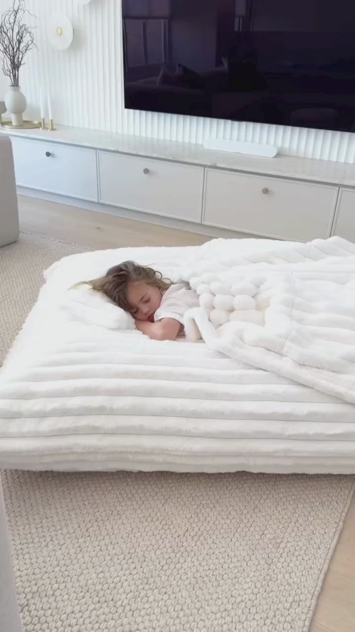 Crash Cloud ~ White Ribbed